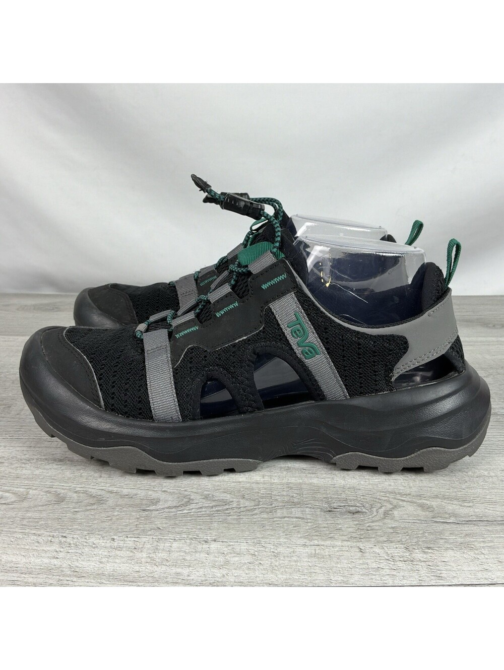 Teva Women’s Outflow CT Closed-Toe Water Sandals – Size 8